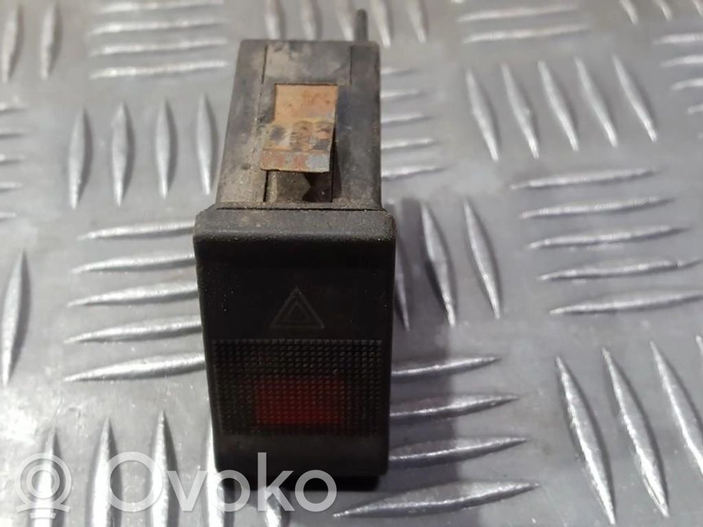 Interruttore luci di emergenza   4A0941509,4A0941509