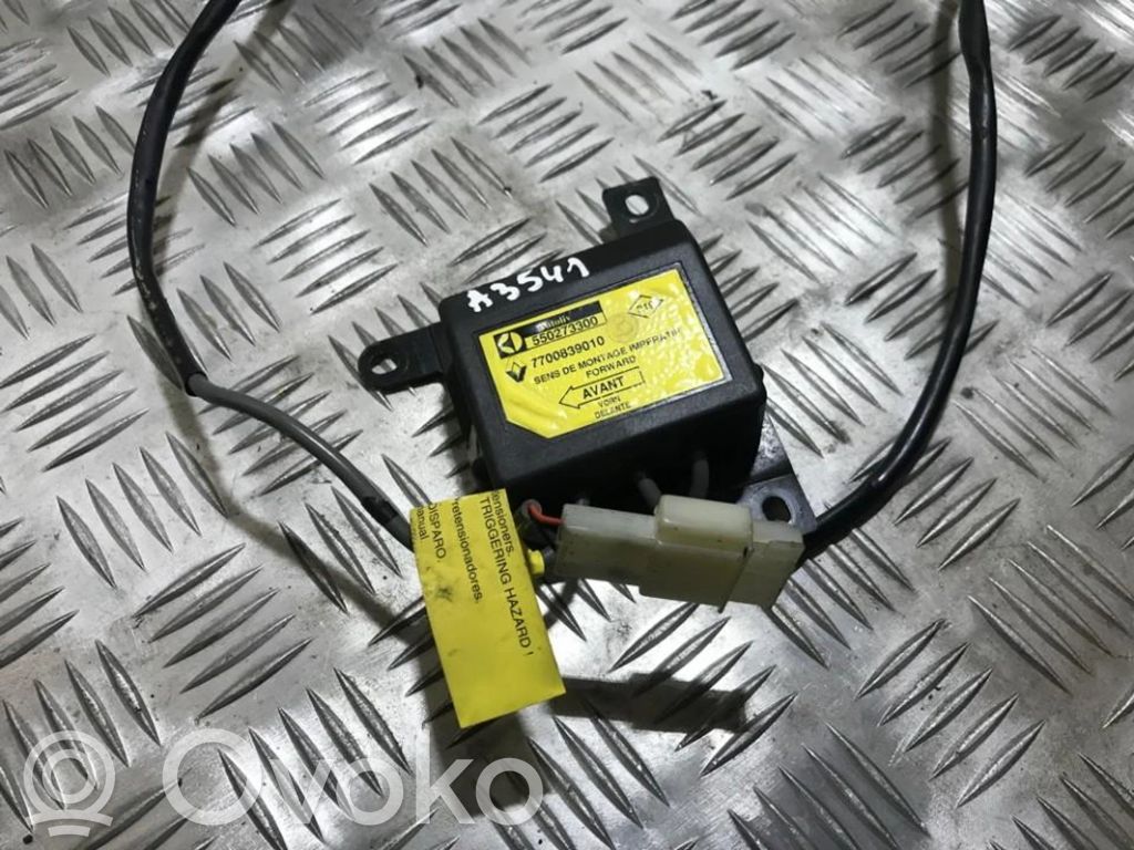 Renault Twingo I Airbag control unit/module 