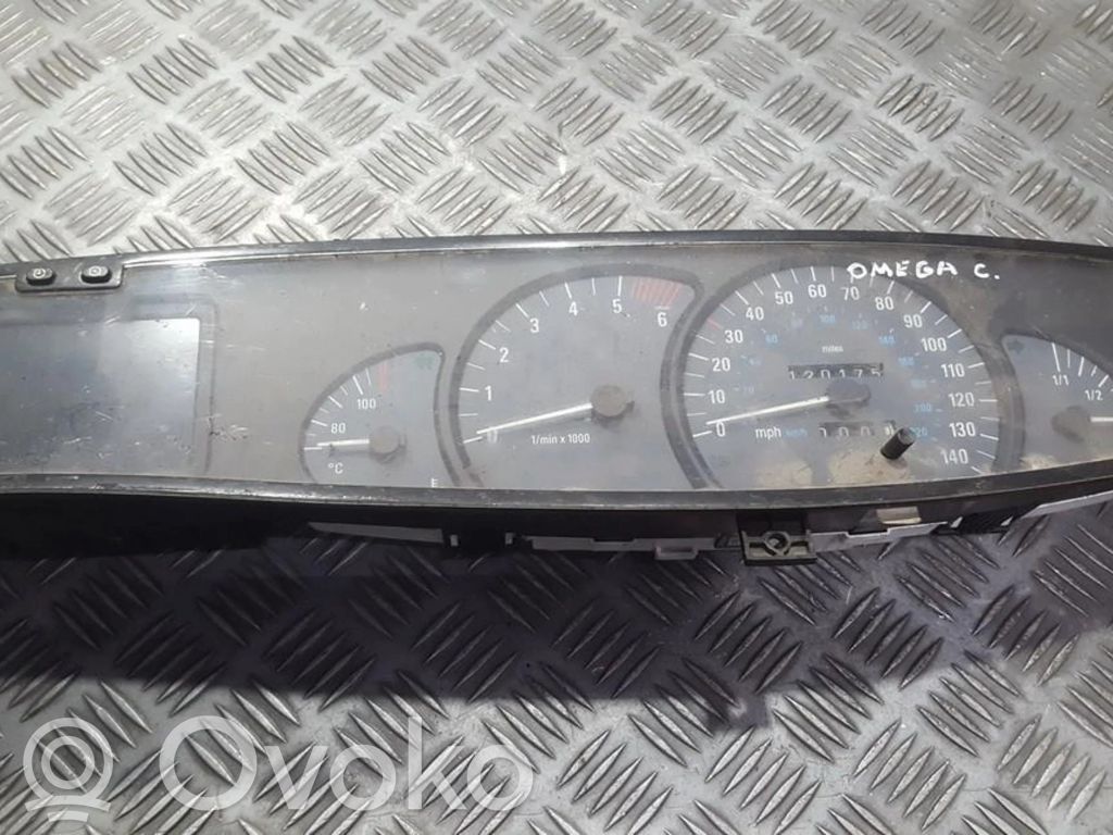Opel Omega B2 Nopeusmittari (mittaristo) 