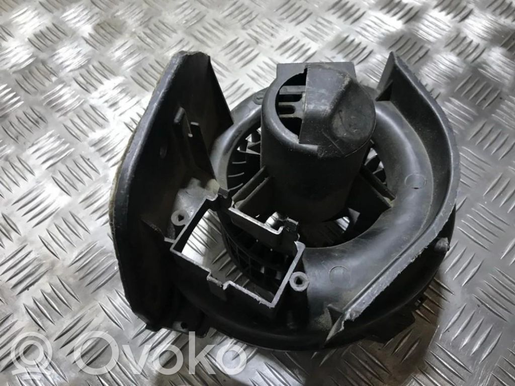 Renault Clio I Lämmittimen puhallin 