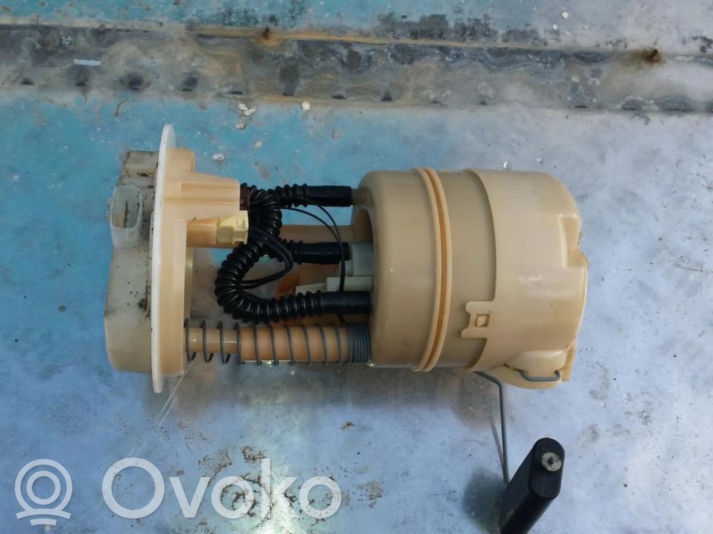 Bomba interna de combustible