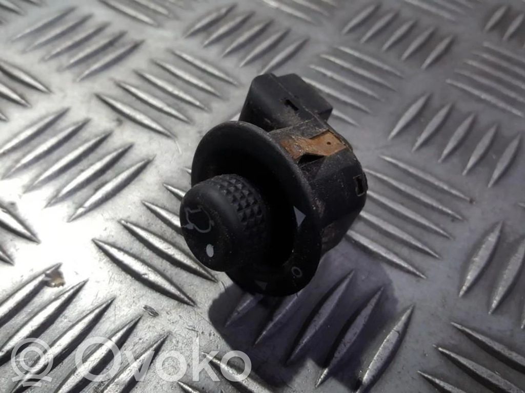 Ford Focus Wing mirror switch 