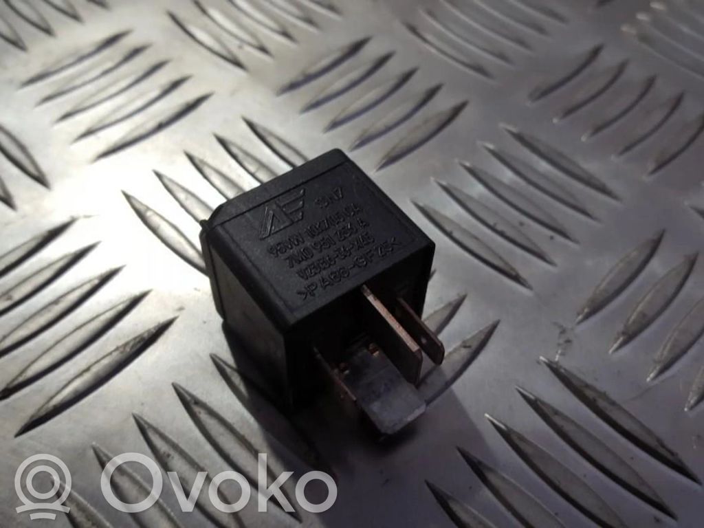 Alte relee   95VW10K705CA,7M0951253A100,7M0951253A,95VW10K705CA