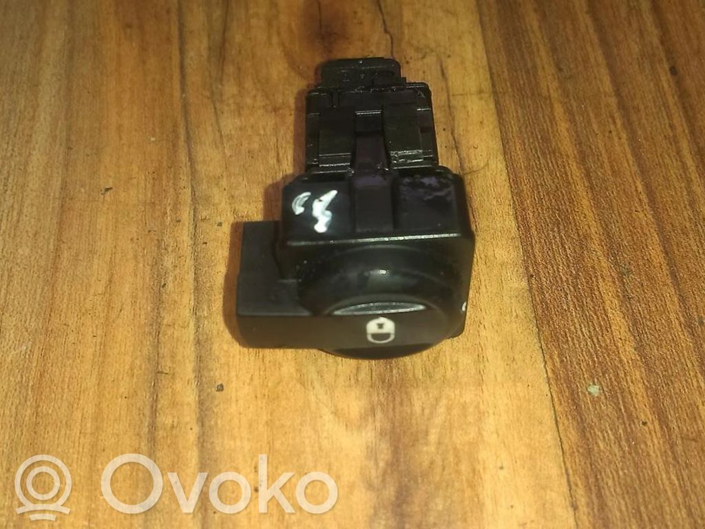Citroen C4 I Interruttore a pulsante della chiusura centralizzata 