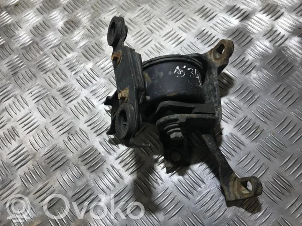 Ford Mondeo MK II Engine mount bracket 