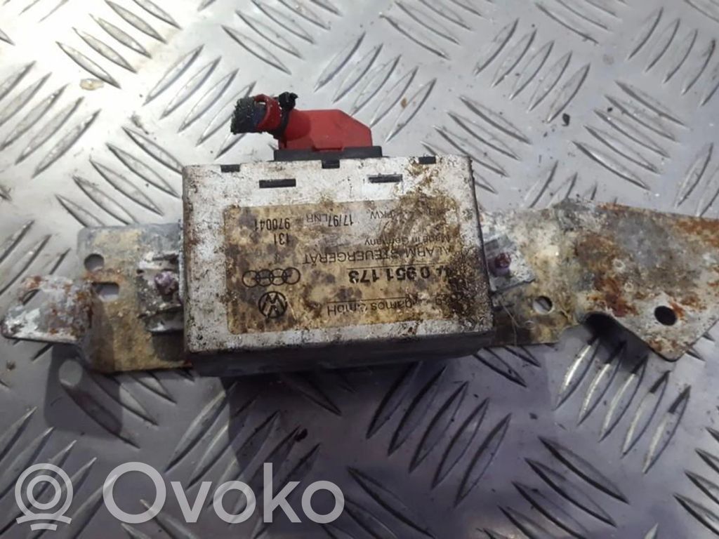 Sonstige Steuergeräte / Module   4A0951173,970041,4A0951173,970041