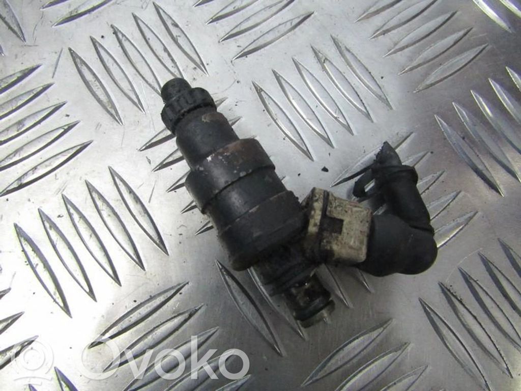Mazda 626 Fuel injector 