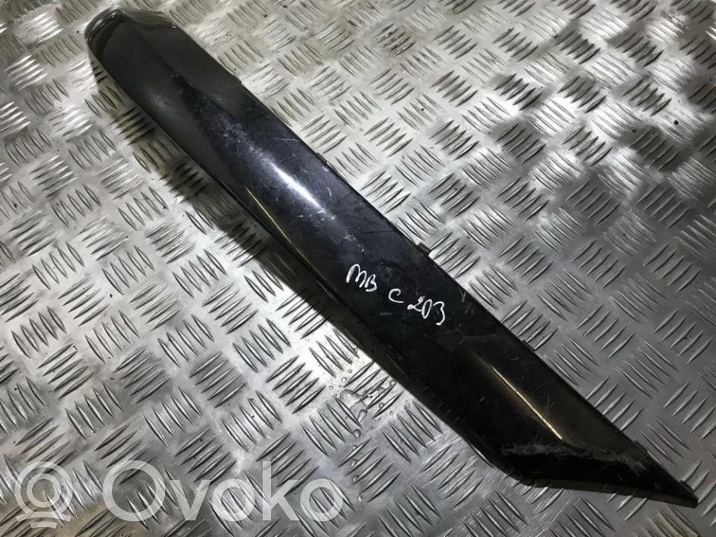 Mercedes-Benz C W203 Modanatura della barra di rivestimento del paraurti anteriore