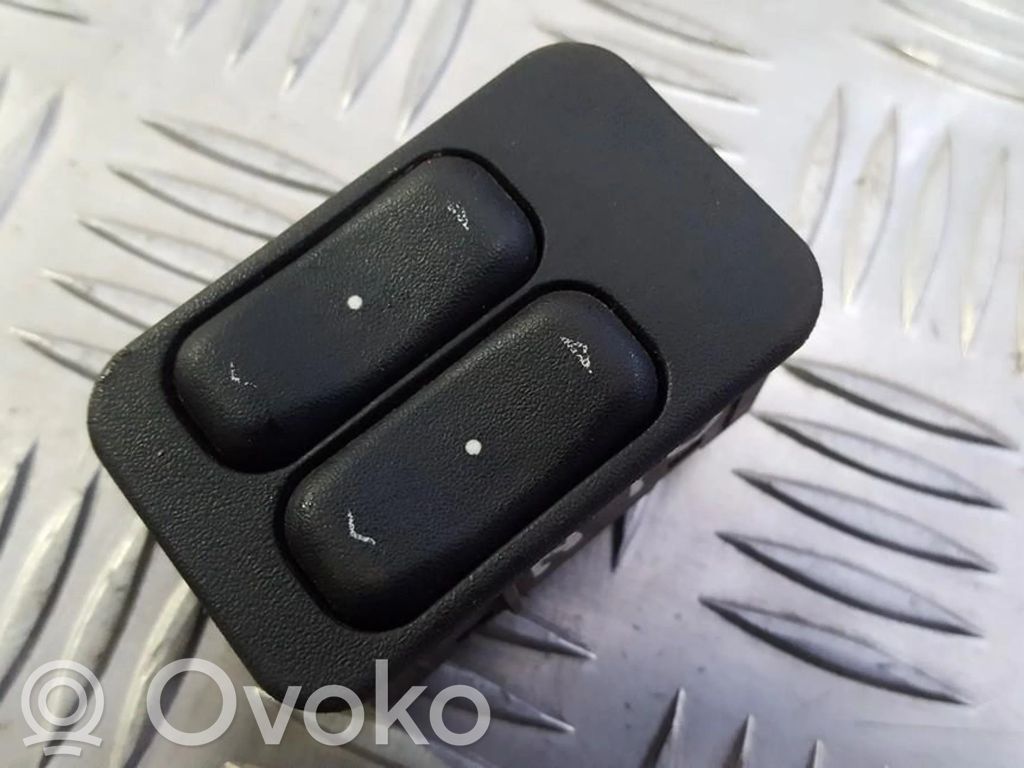 Opel Astra G Przyciski szyb 