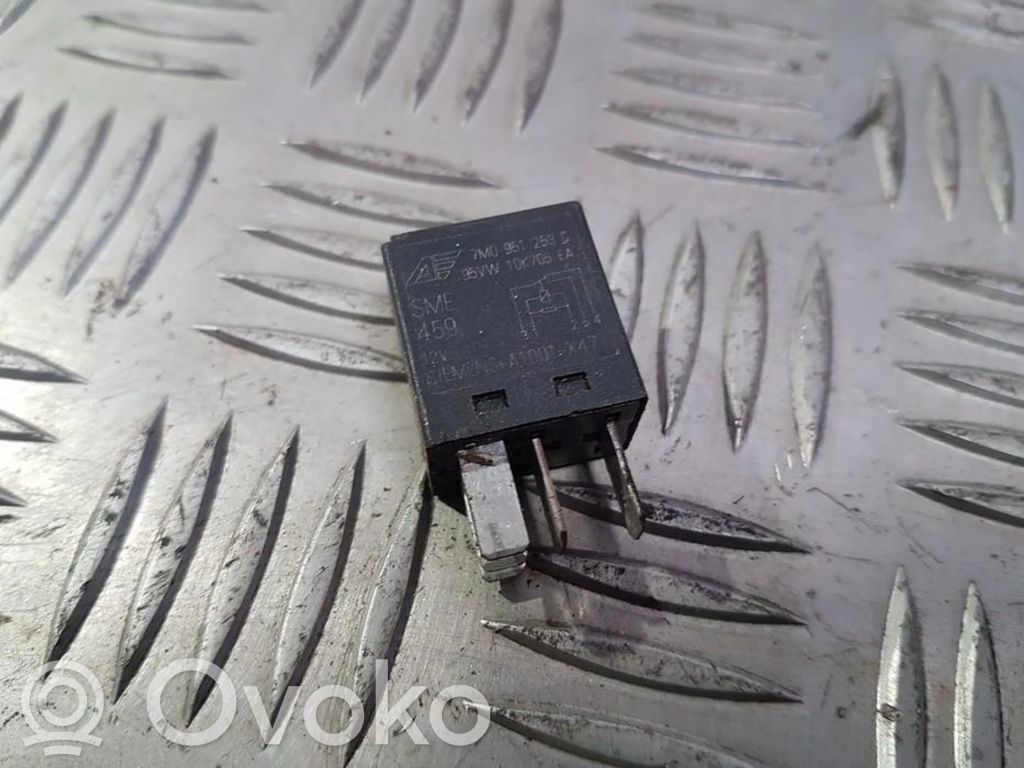 Sonstige Relais   7M0951253C,95VW10K705EA,7M0951253C,95VW10K705EA