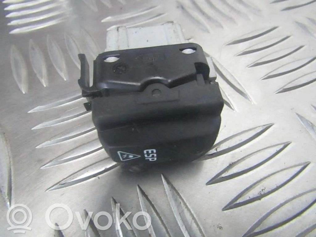Bouton interrupteur programme de stabilité ESP   26488,003452B,003452B,26488,304115H