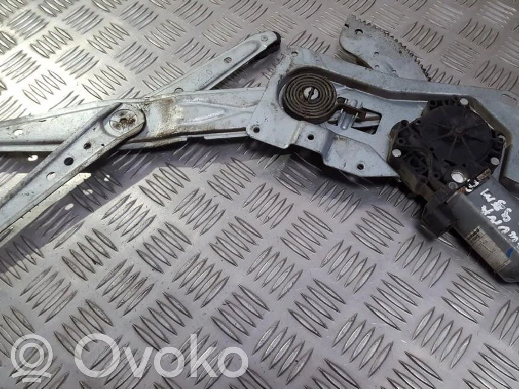 Renault Laguna I Regulador con motor de la ventanilla de la puerta corredera