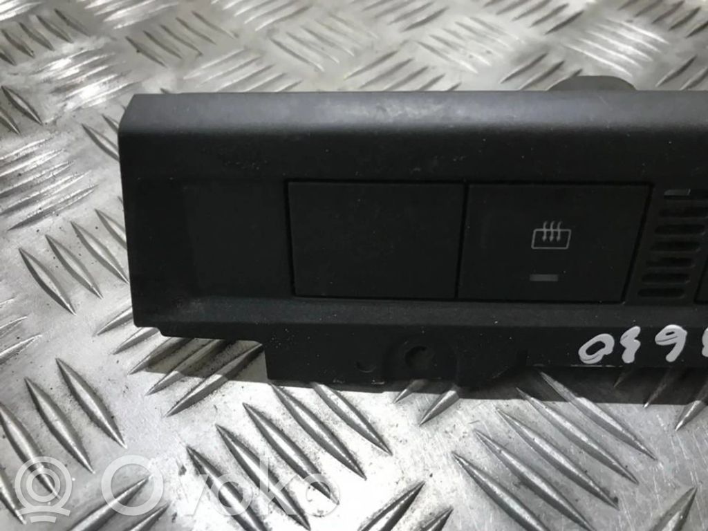 Ford Focus Windscreen/window heater switch 