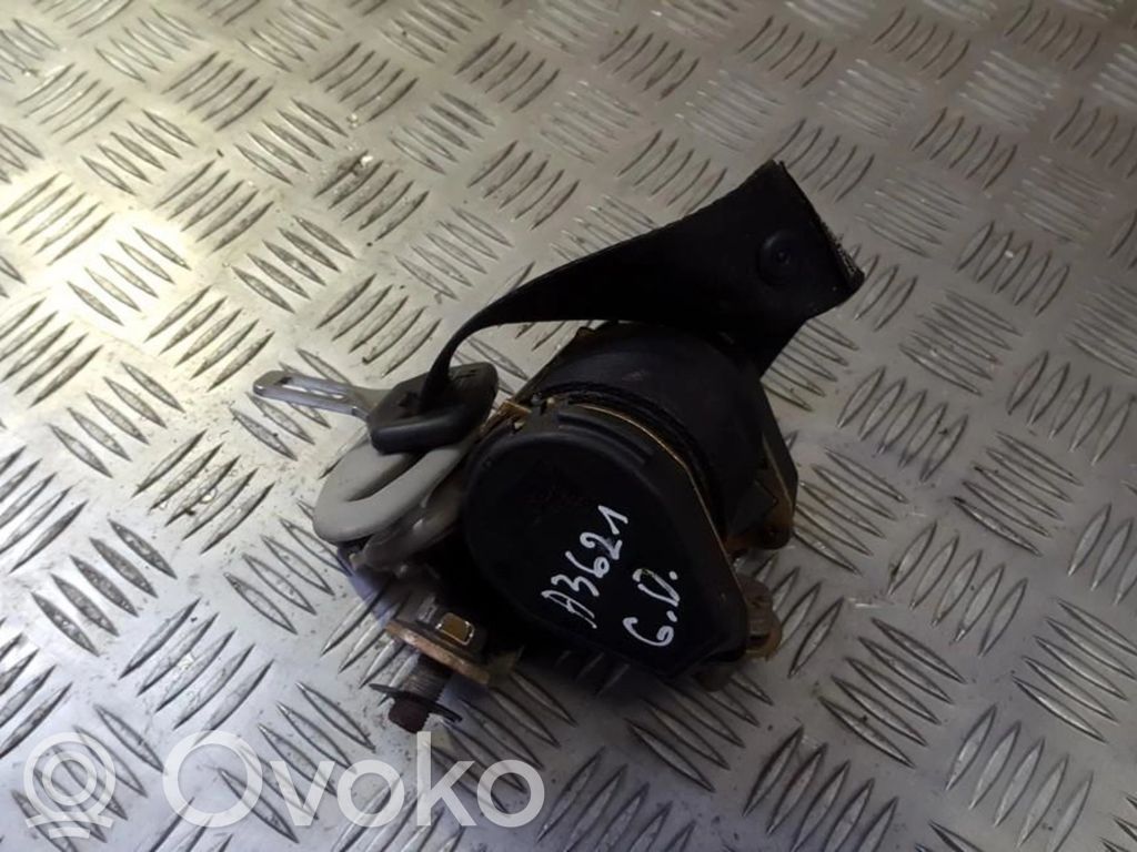 Mitsubishi Carisma Cinturón trasero 