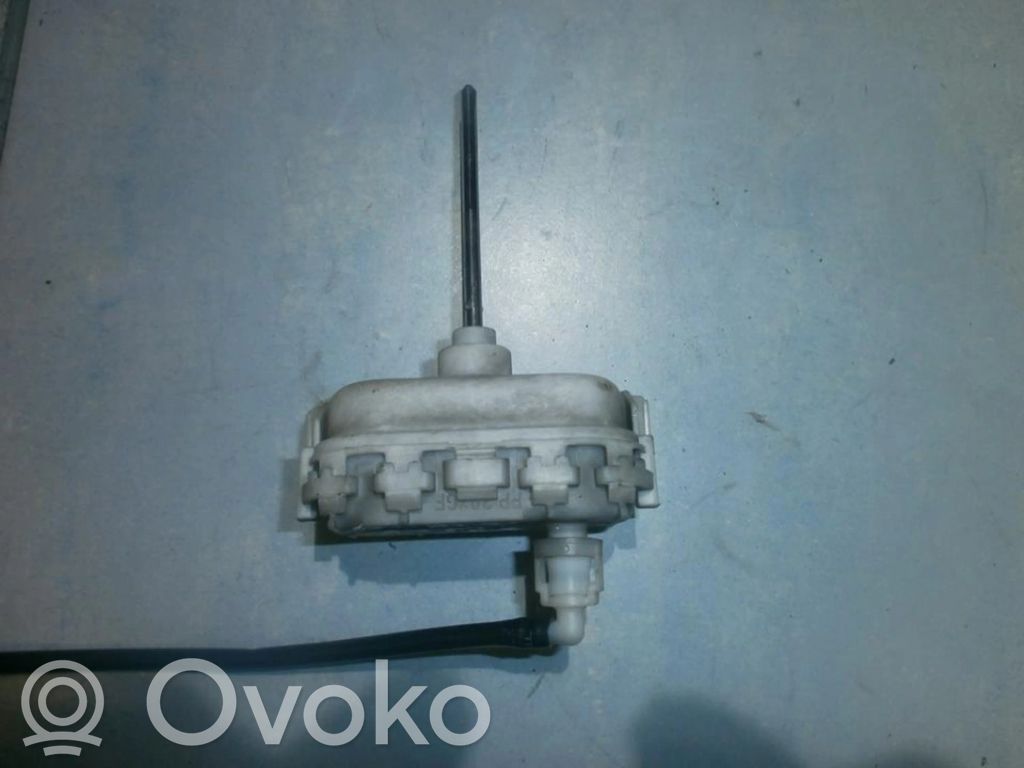 Audi A3 S3 8L Pompă vacuum închidere centralizată 
