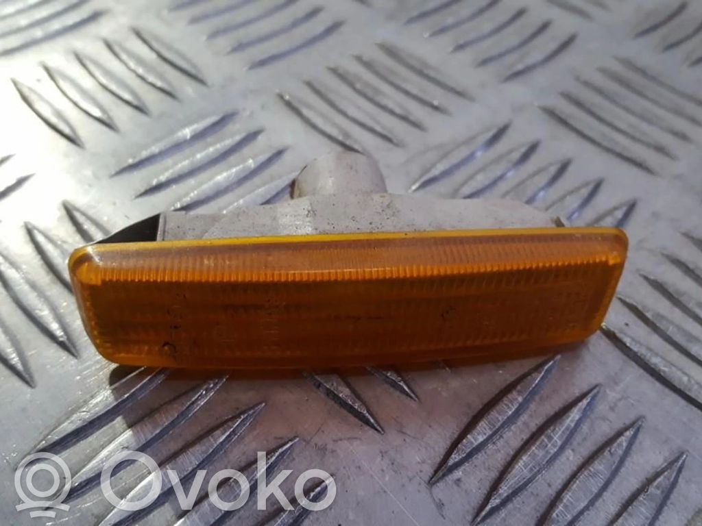 BMW 5 E39 Indicatore di direzione del parafango anteriore 