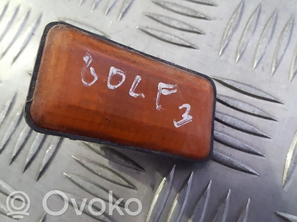 Volkswagen Golf III Semnalizator bară față 