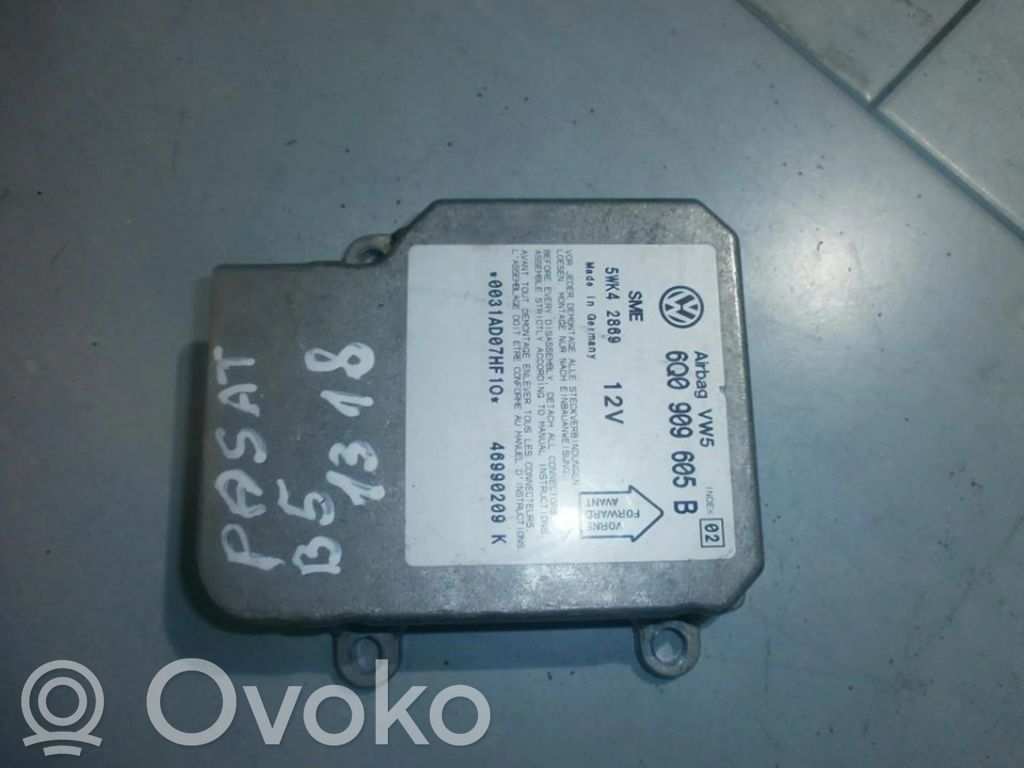 Volkswagen PASSAT B5 Centralina/modulo airbag
