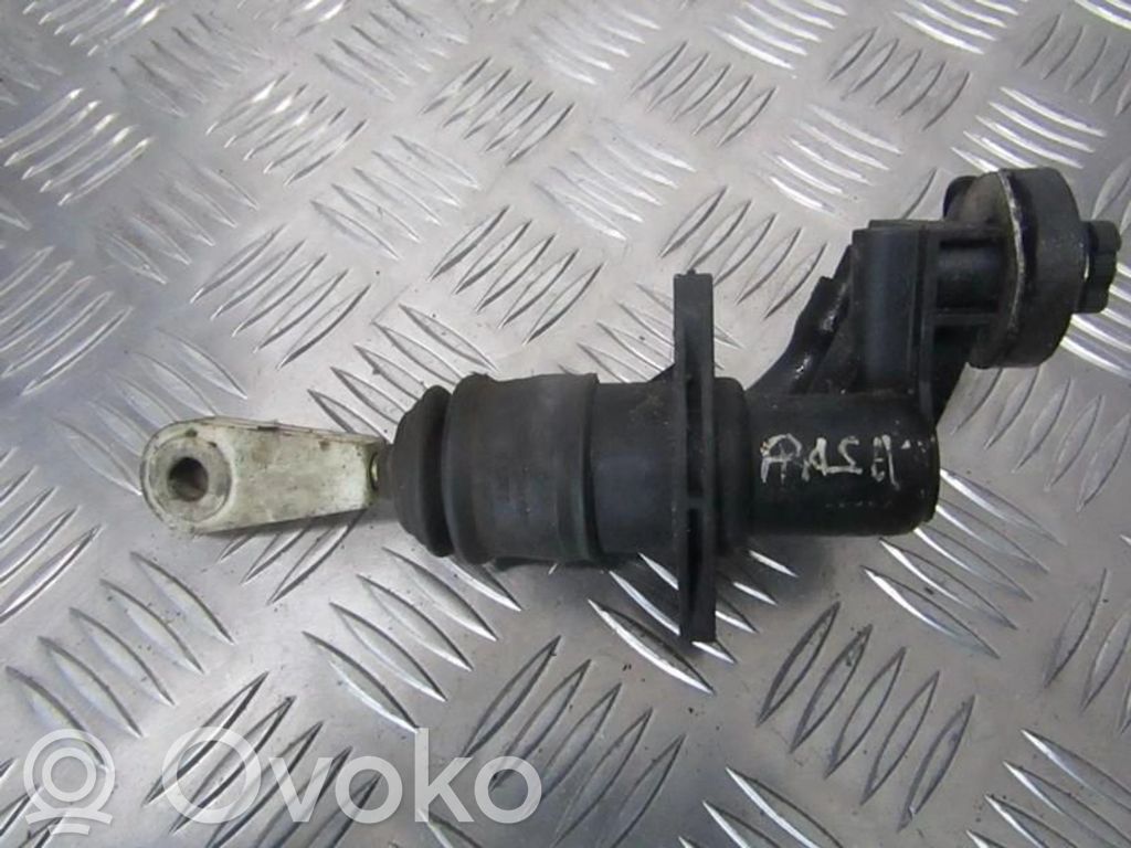 Pompa della frizione   8E2721401,8E2721401