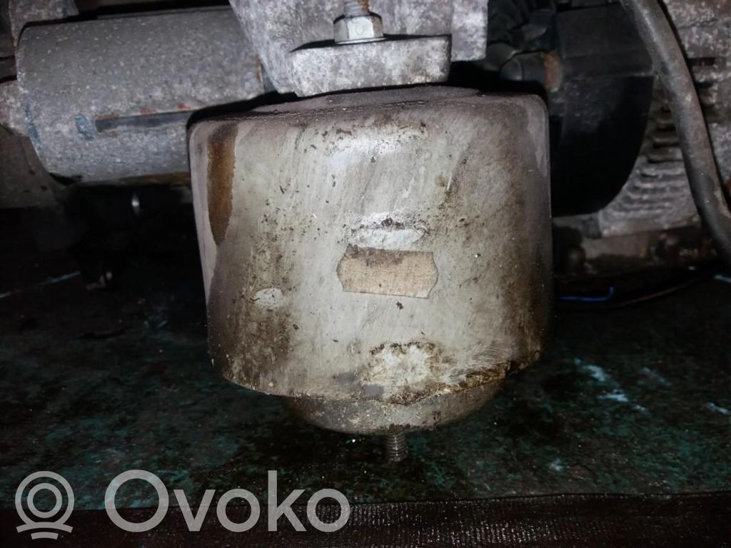 Audi A4 S4 B6 8E 8H Engine mount bracket 