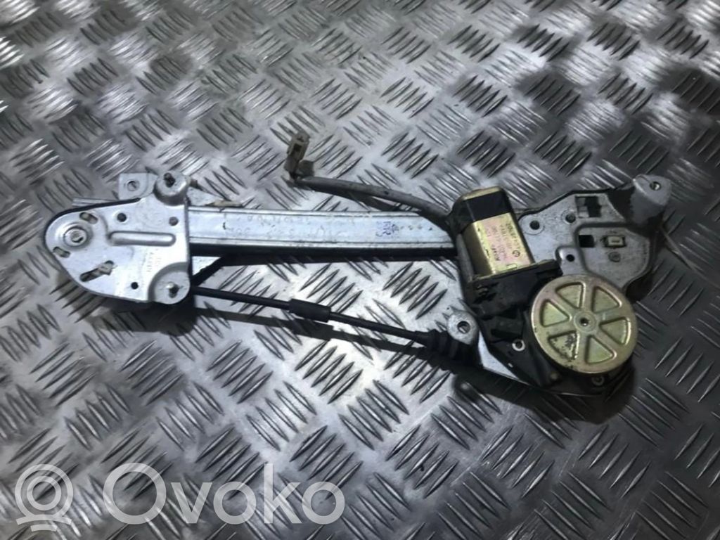 Mazda 323 Regulador con motor de la ventanilla de la puerta corredera 
