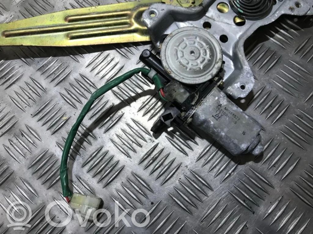 Mitsubishi L200 Motorino alzacristalli della portiera posteriore 