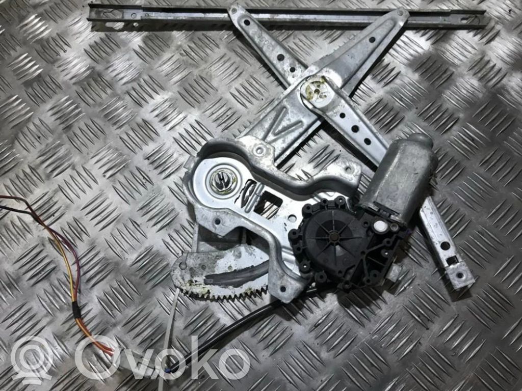 Elektryczny podnośnik szyby drzwi bocznych / przesuwnych   ST3RR100363,ST3RR100363