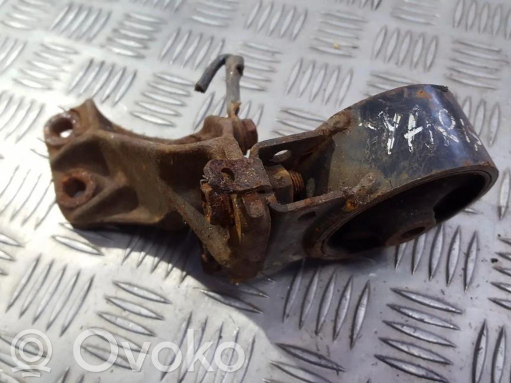 Toyota Yaris Engine mount bracket 