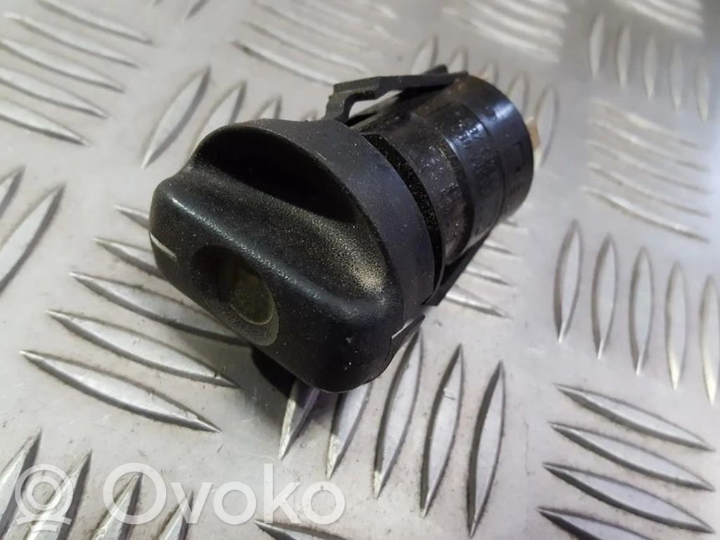 Opel Corsa B Windscreen/window heater switch 
