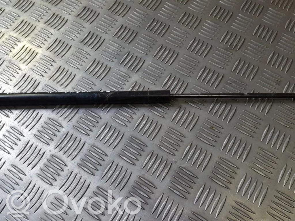 Ford Mondeo Mk III Amortyzator klapy tylnej bagażnika 