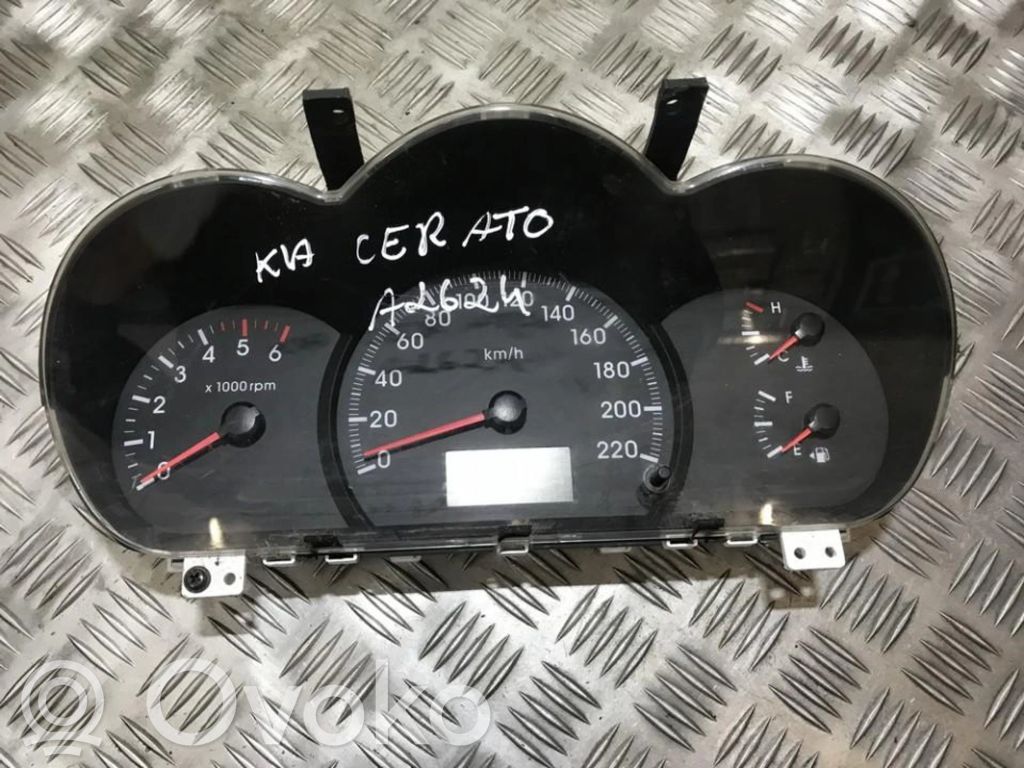 KIA Cerato Geschwindigkeitsmesser Cockpit 