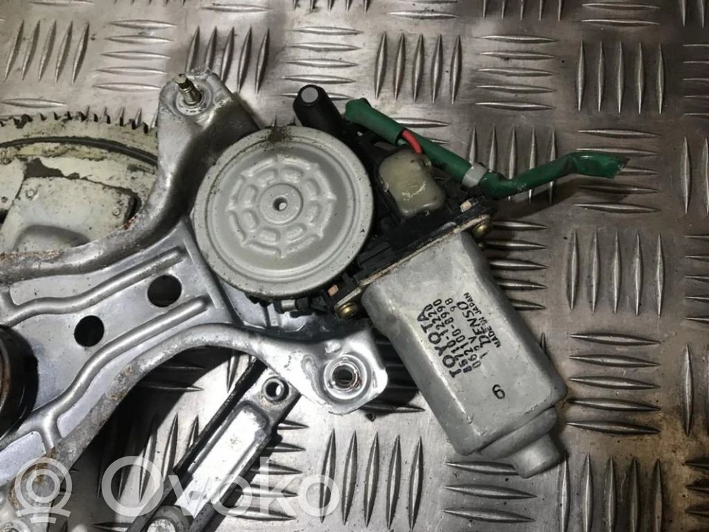 Toyota Corolla E110 Motor del regulador de la ventanilla de la puerta delantera