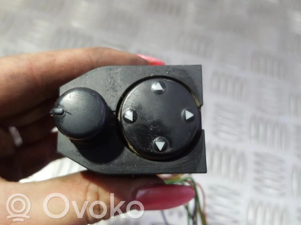 Wing mirror switch   4D0959565,03240035,03240035,4D0959565