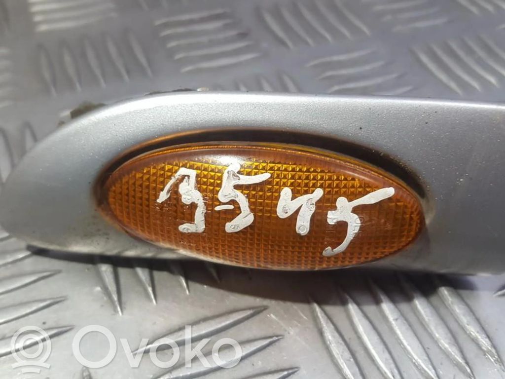 Opel Vectra B Indicatore di direzione del parafango anteriore 