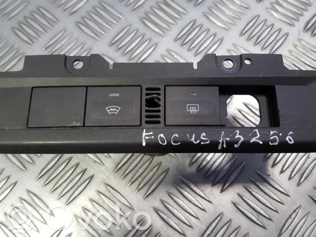 Ford Focus Windscreen/window heater switch 