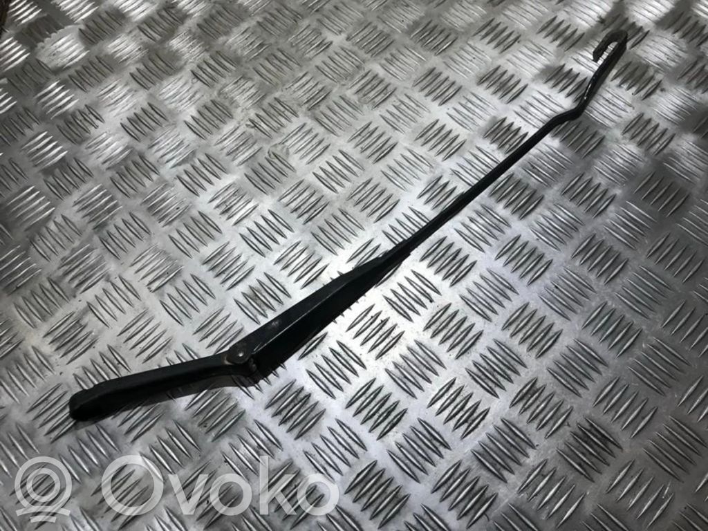 Ramię wycieraczki szyby przedniej / czołowej   90559555,90559555