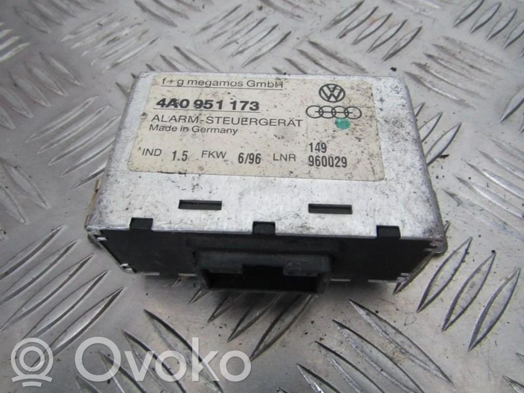 Sonstige Steuergeräte / Module   4A0951173,4A0951173