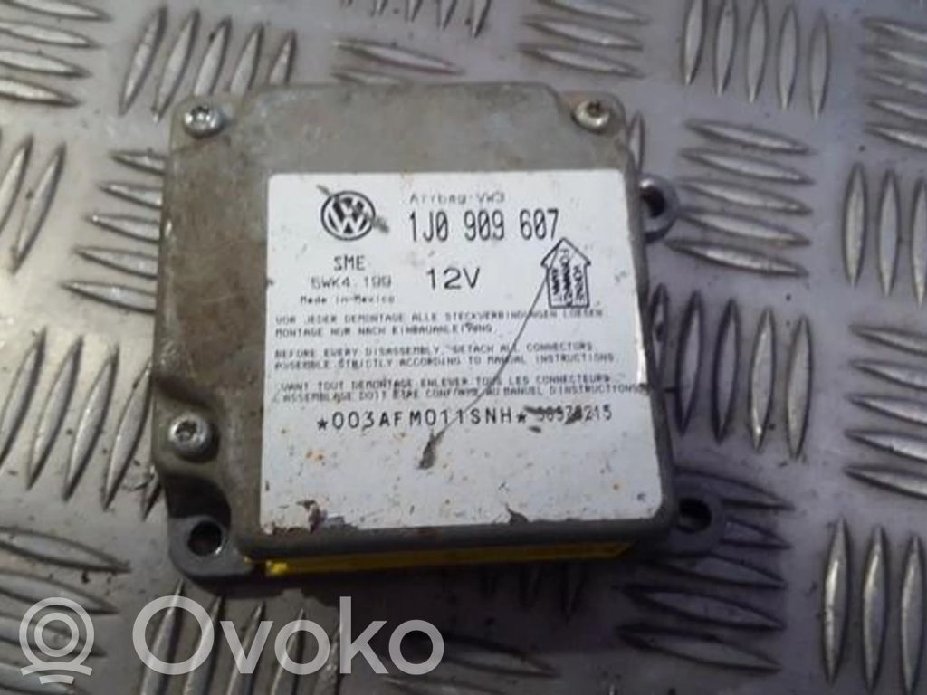 Volkswagen PASSAT B5 Centralina/modulo airbag 