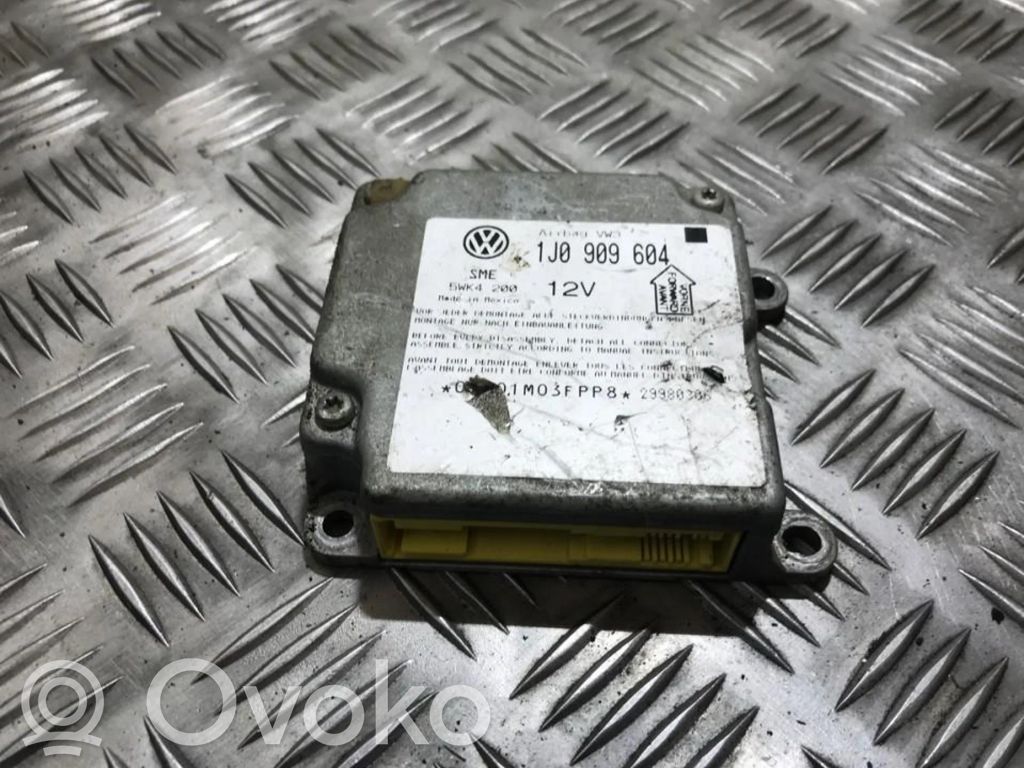 Volkswagen PASSAT B5 Unitate/modul de comandă airbaguri 