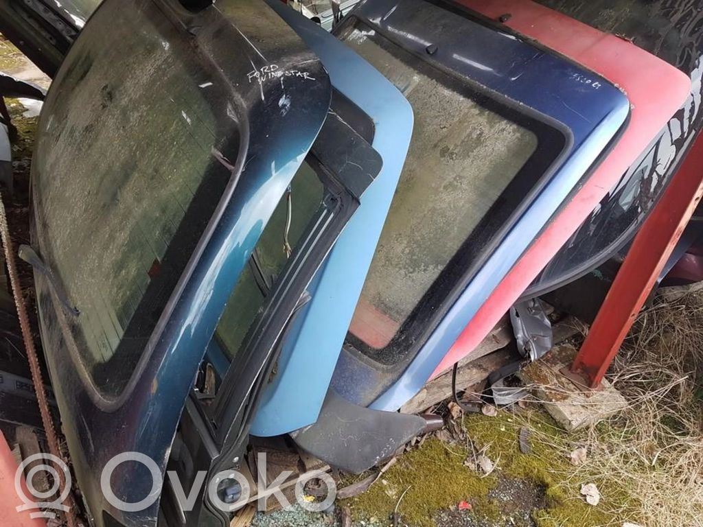 Tailgate/trunk/boot lid   RAUDONAS,RAUDONAS