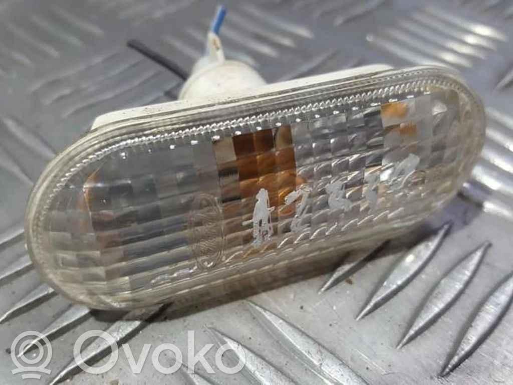 Etupuskurin suuntavilkku   4M5A13K309AA,4M5A13K309AA,4M5A13K309AA,4M5A13K309AA