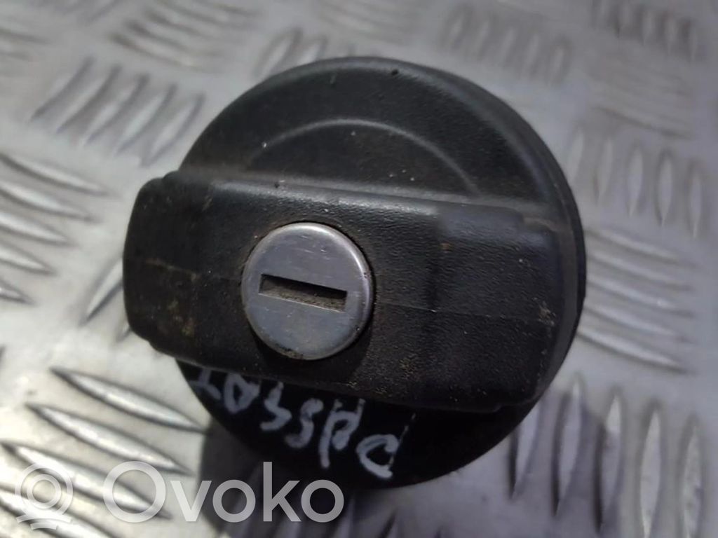 Volkswagen PASSAT B4 Tappo del serbatoio del carburante