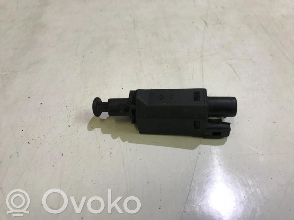 Volkswagen PASSAT B3 Interruttore del pedale del freno 