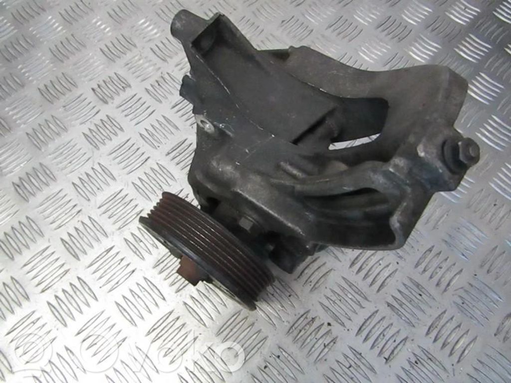 Renault Megane I Ohjaustehostimen pumppu 