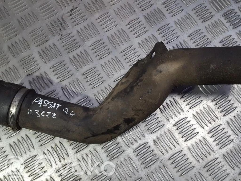 Volkswagen PASSAT B4 Furtun/conductă intercooler 