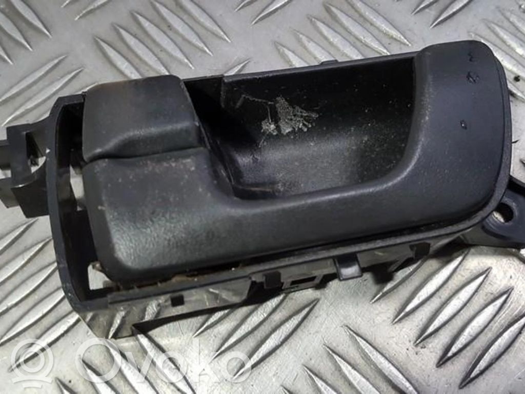 Mitsubishi Pajero Manecilla interna puerta delantera 