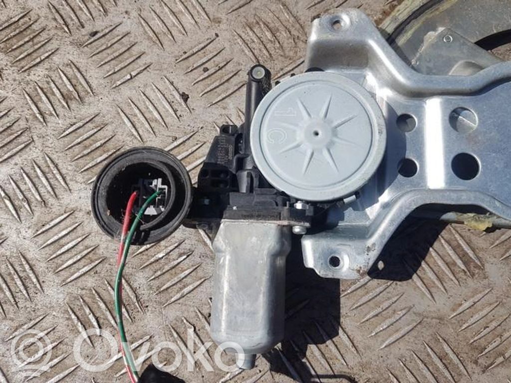 Suzuki Swift I Motor del regulador de la ventanilla de la puerta delantera