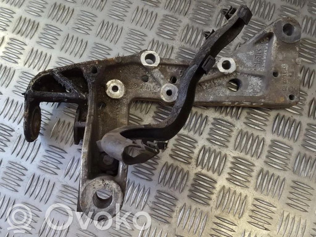 Audi A3 S3 8P Braccio di controllo sospensione anteriore inferiore/braccio oscillante