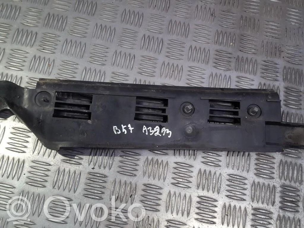 Volkswagen PASSAT B5.5 Staffa di rinforzo montaggio del paraurti posteriore