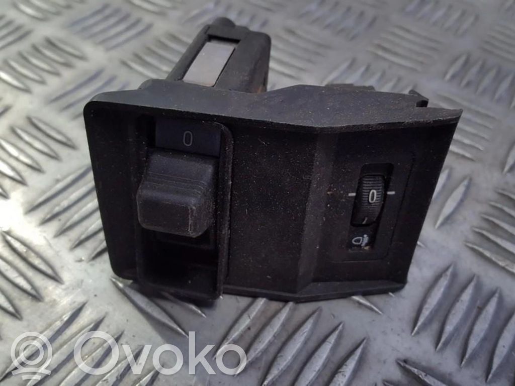 BMW 5 E34 Interruttore fendinebbia 